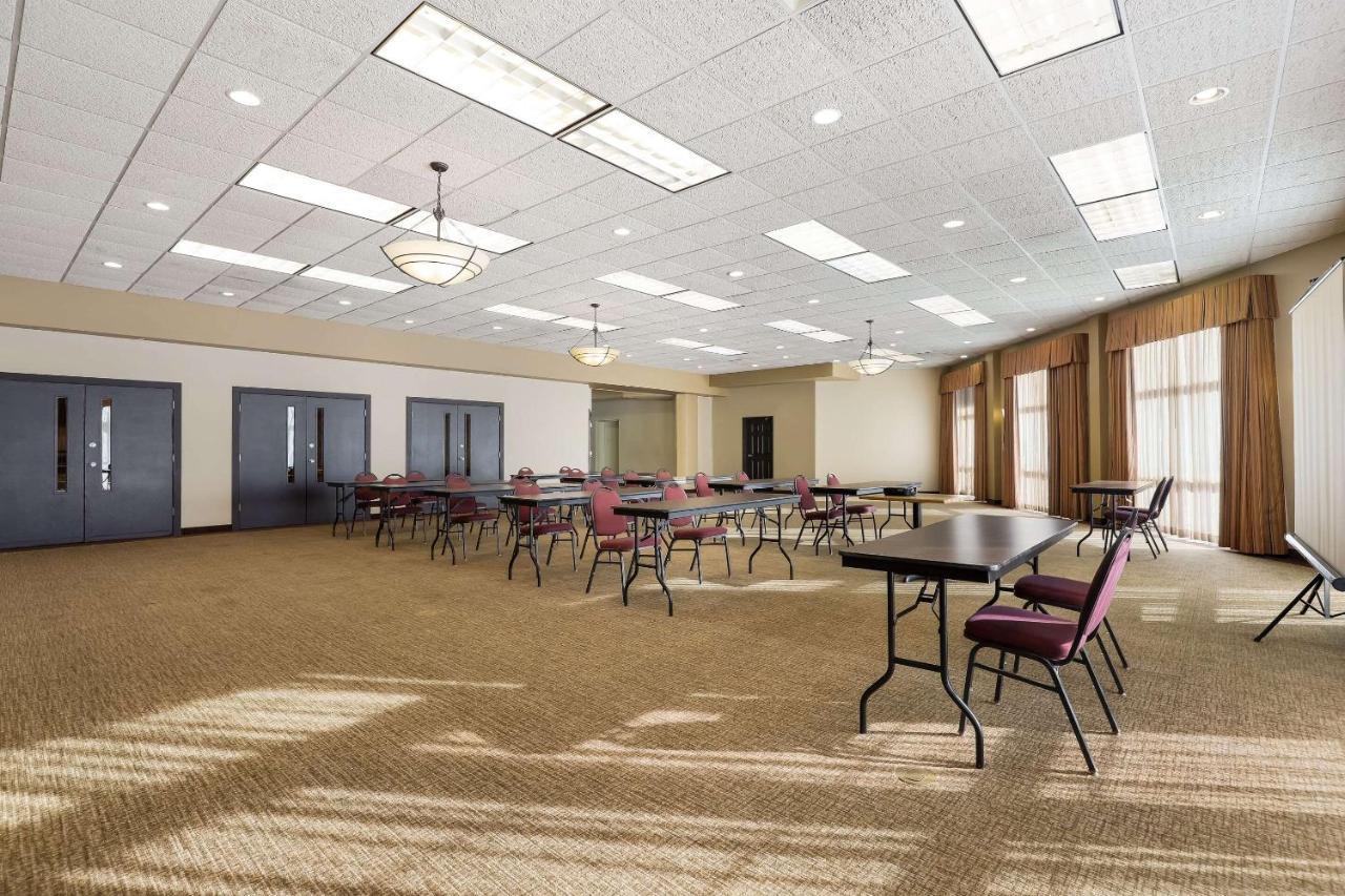 Mainstay Suites Fitchburg - Madison Buitenkant foto